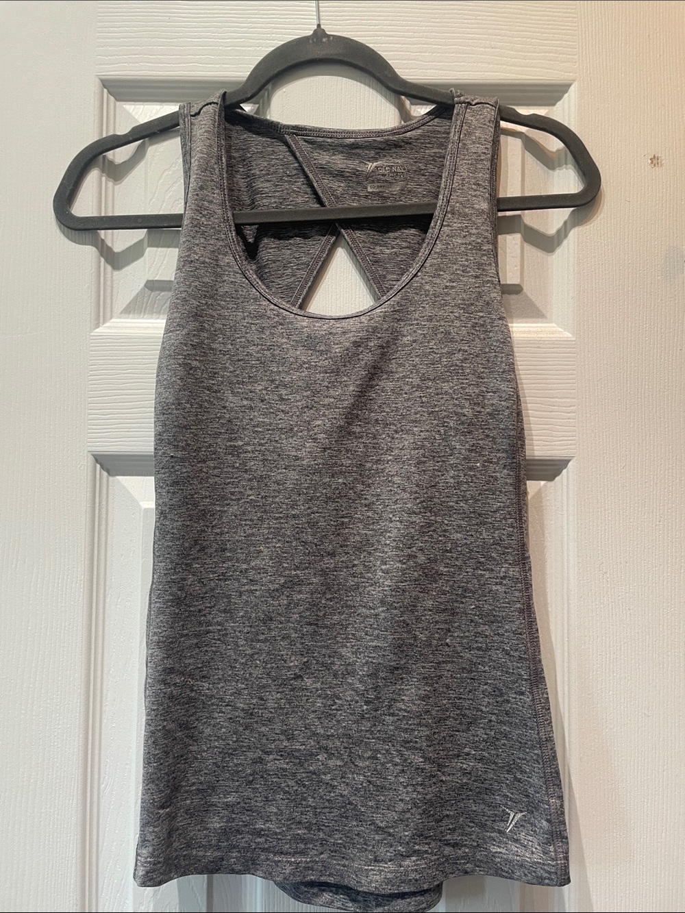Old Navy Women’s Grey Cross-Back Tank Top